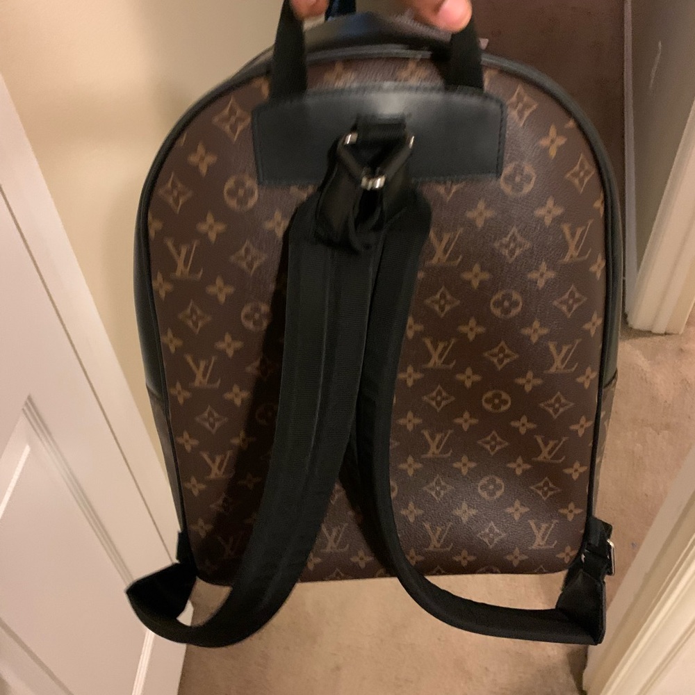 LV Backpack - Picture 2 of 6